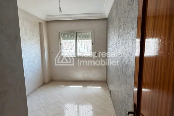 Appartement vide 76 m² à louer – 2 Mars