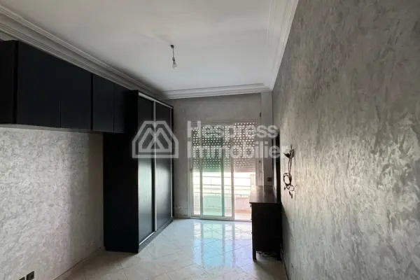 Appartement vide 76 m² à louer – 2 Mars