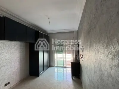 Appartement vide 76 m² à louer – 2 Mars