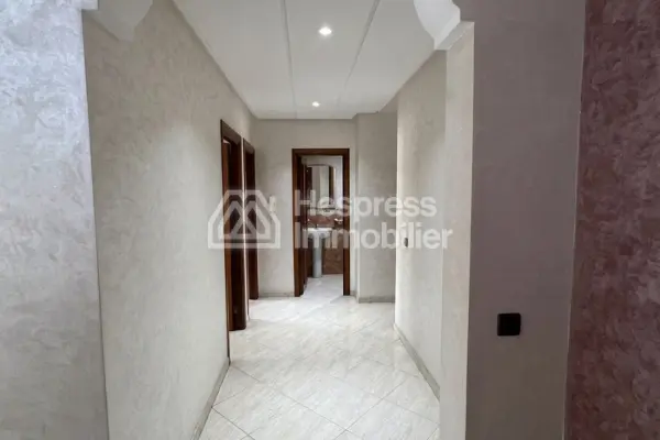 Appartement vide 76 m² à louer – 2 Mars