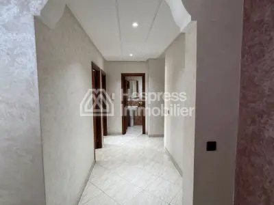 Appartement vide 76 m² à louer – 2 Mars