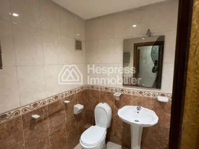 Appartement vide 76 m² à louer – 2 Mars