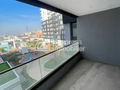 Empty apartment for rent in Finance City