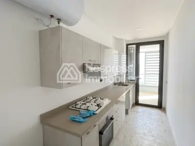 Empty apartment for rent in Finance City