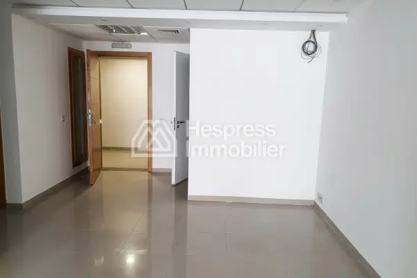 Office space near the port City Center 100m² for rent