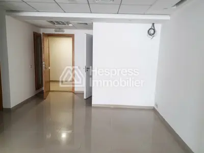 Office space near the port City Center 100m² for rent