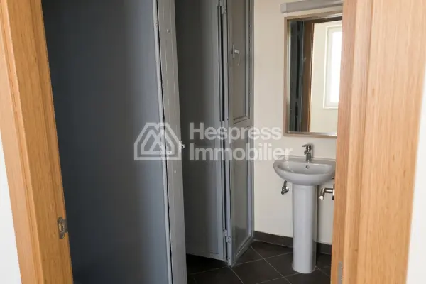 Office space near the port City Center 100m² for rent