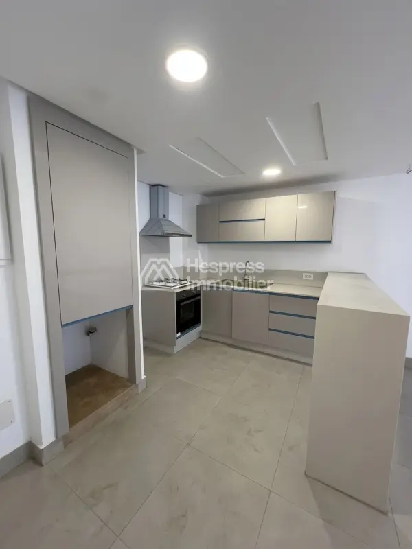 Attractive studio apartment for sale next to Lyautey High School