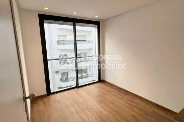 Attractive studio apartment for sale next to Lyautey High School