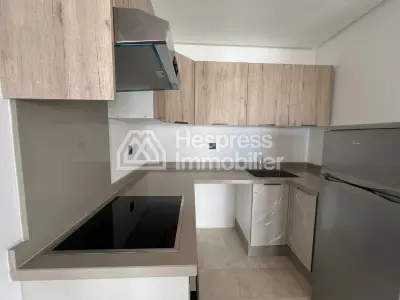 Nice empty studio apartment for rent (CFC)