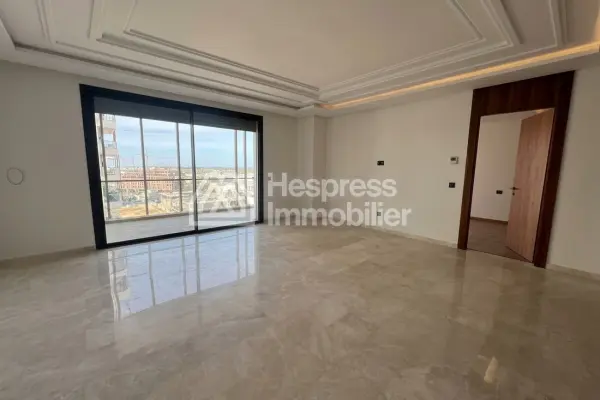 Nice empty studio apartment for rent (CFC)