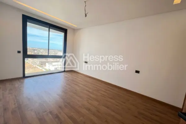 Nice empty studio apartment for rent (CFC)