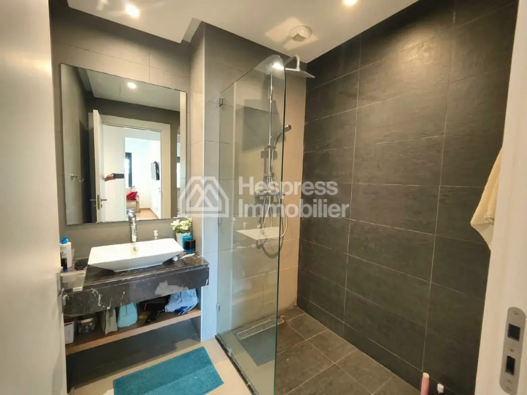 Très bel appartement à CFC à louer 80 m²