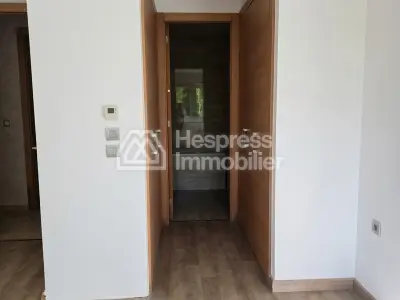 شقة أرضية فارغة للإيجار في Ville verte بوسكورة