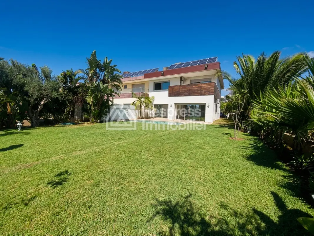 Luxurious villa for rent in Ville Verte Bouskoura
