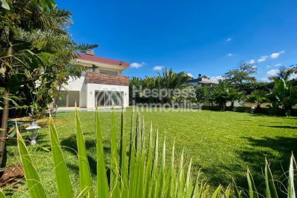 Luxurious villa for rent in Ville Verte Bouskoura