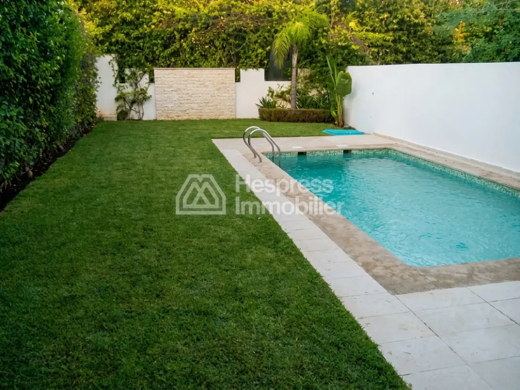 Furnished villa in Bouskoura green city