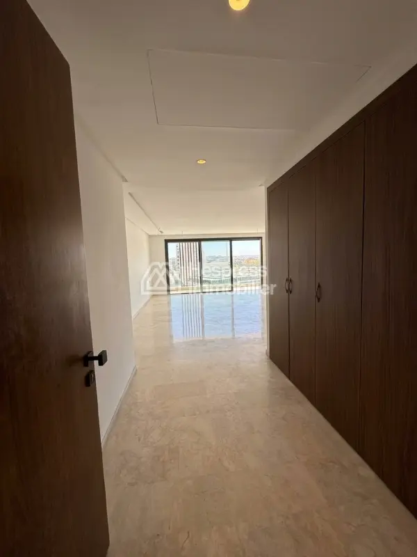 Empty apartment for rent in Aeria Mall