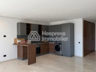 Empty apartment for rent in Aeria Mall