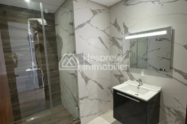 Empty apartment for rent in Aeria Mall