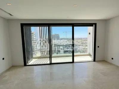 Empty apartment for rent in Aeria Mall