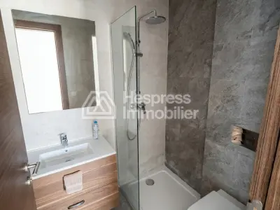 Beautiful empty apartment in Casa Finance City