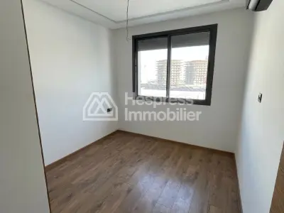 Beautiful empty apartment in Casa Finance City