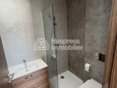Beautiful empty apartment in Casa Finance City