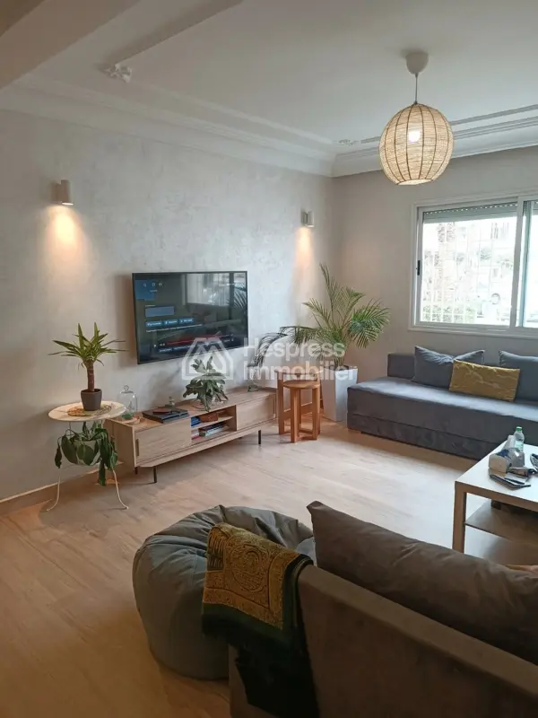 Apprt pas loin de nershore rés almadina à Vendre