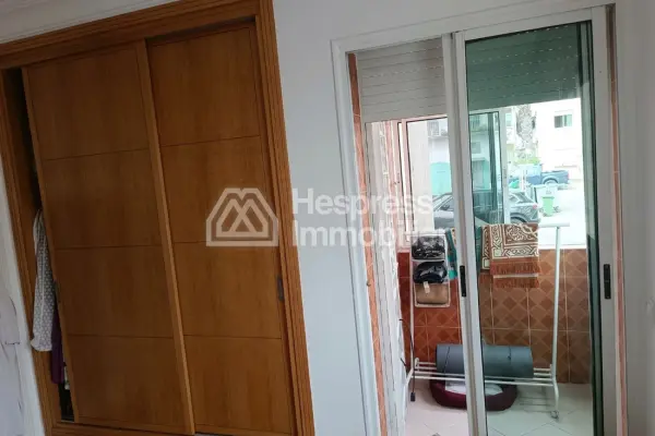 Apprt pas loin de nershore rés almadina à Vendre