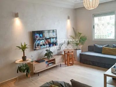 Apprt pas loin de nershore rés almadina à Vendre