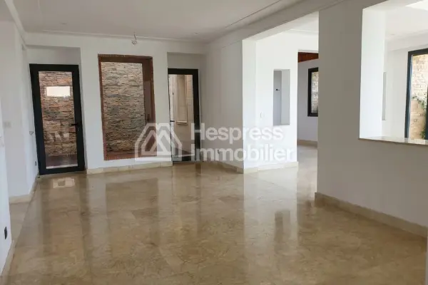 Beautiful villa with golf course views available for unfurnished rental