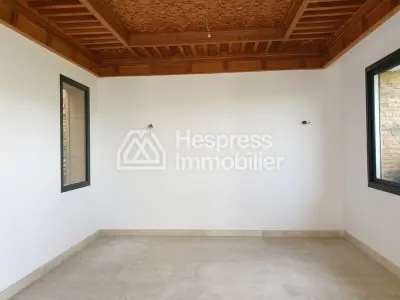 Beautiful villa with golf course views available for unfurnished rental