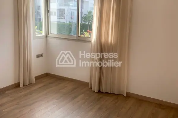 Apartment with 3 bedrooms in Prestigia, unfurnished