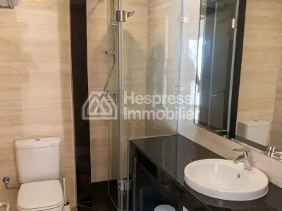 Apartment with 3 bedrooms in Prestigia, unfurnished