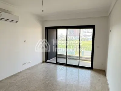 Nice empty studio apartment for rent in CFC
