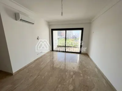 Nice empty studio apartment for rent in CFC