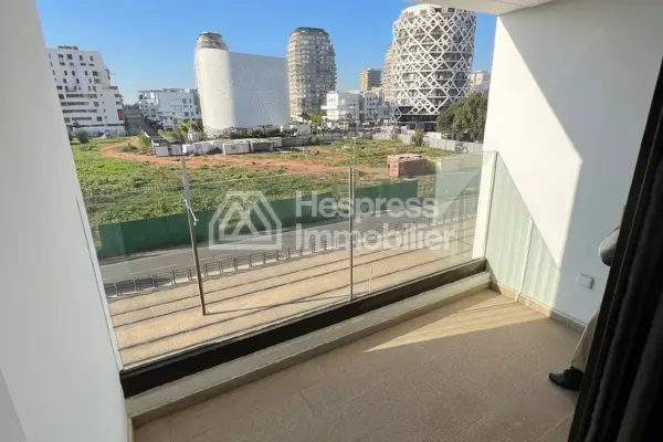 Nice empty studio apartment for rent in CFC