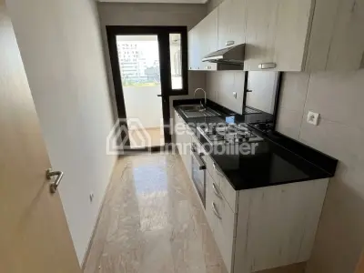 Nice empty studio apartment for rent in CFC