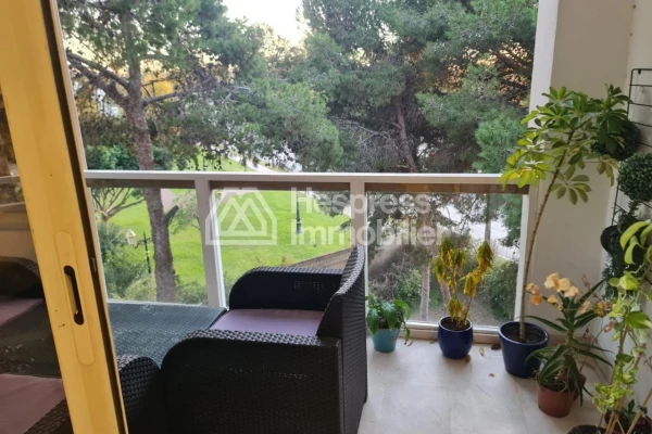 Bel appartement meublé bien situé à mabella