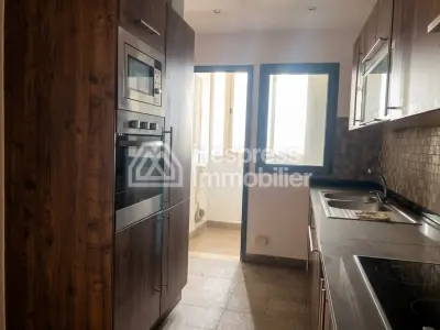 شقة جميلة جداً غير مفروشة للإيجار في Ville verte