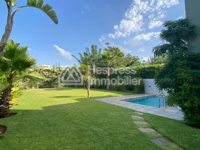Beautiful villa in Bouskoura for sale with swimming pool, 720 m²