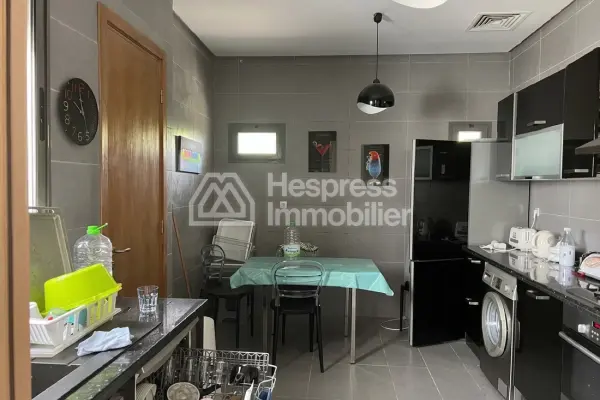 Beautiful villa in Bouskoura for sale with swimming pool, 720 m²