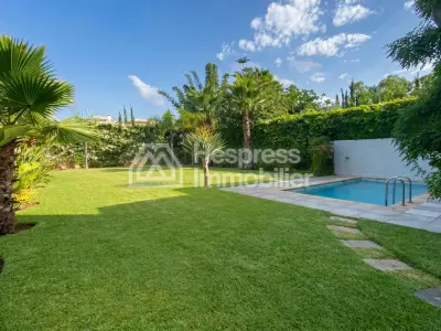 Beautiful villa in Bouskoura for sale with swimming pool, 720 m²