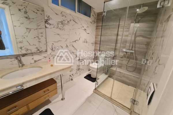 Bel appartement meublé bien situé à mabella