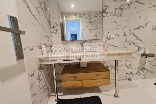Bel appartement meublé bien situé à mabella