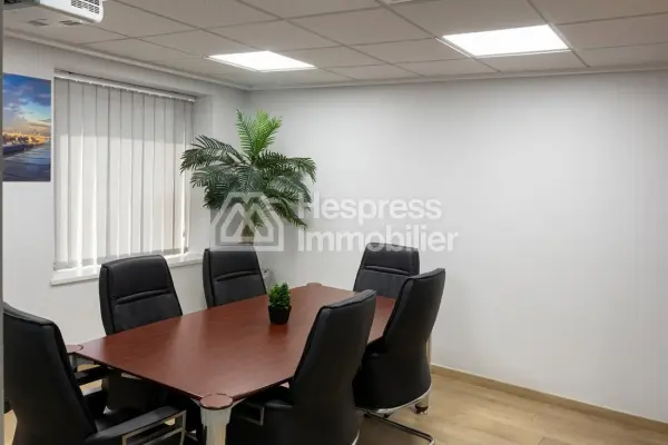 Bureau professionnel à louer – bd mohamed Smiha