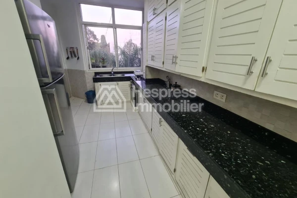 Bel appartement meublé bien situé à mabella