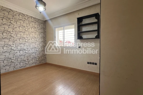 Appartement 104m2, 3 chambres, sécurisé à vendre à Ain Attig