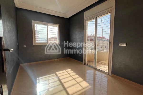 Appartement 104m2, 3 chambres, sécurisé à vendre à Ain Attig